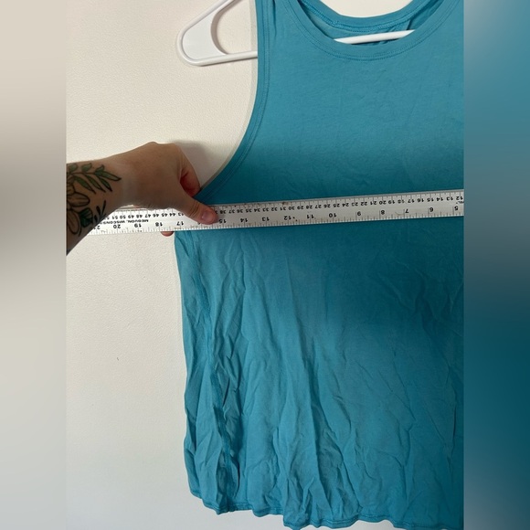 Lululemon Blue High Neck Tank Top Size 10 - Picture 3 of 4
